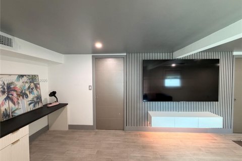 House in Fort Lauderdale, Florida 3 bedrooms, 121.79 sq.m. № 2020860 - photo 21