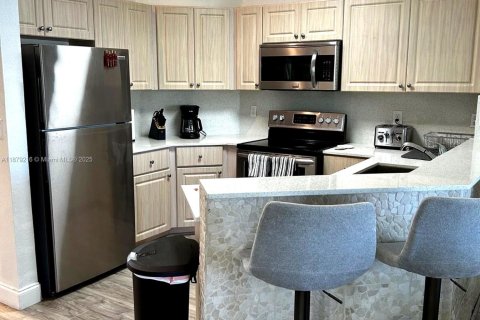 Villa ou maison à louer à Miramar, Floride: 3 chambres, 163.51 m2 № 1927861 - photo 12