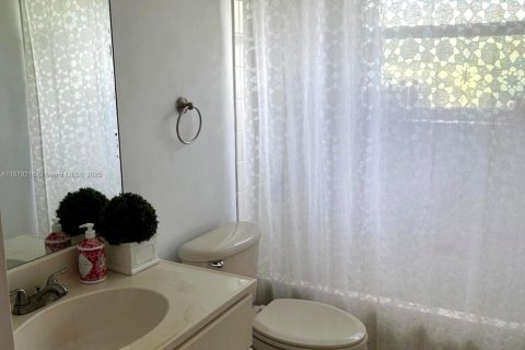 Villa ou maison à louer à Miramar, Floride: 3 chambres, 163.51 m2 № 1927861 - photo 19