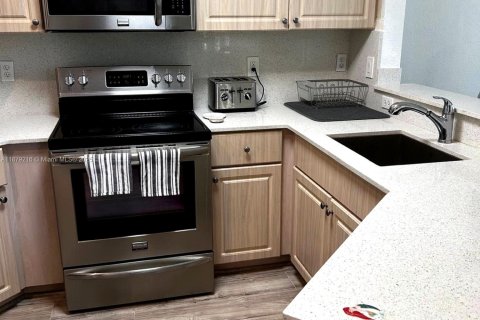 Villa ou maison à louer à Miramar, Floride: 3 chambres, 163.51 m2 № 1927861 - photo 10