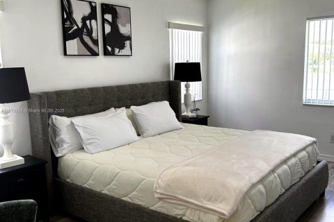 Villa ou maison à louer à Miramar, Floride: 3 chambres, 163.51 m2 № 1927861 - photo 17