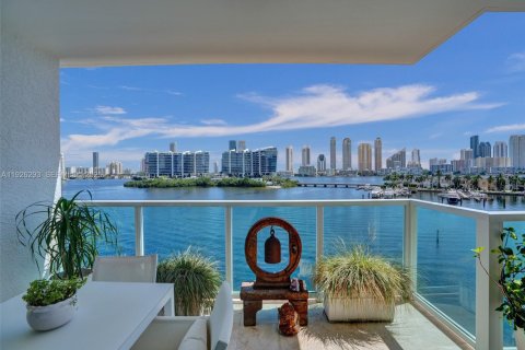 Condo in Aventura, Florida, 3 bedrooms № 1984559 - photo 21