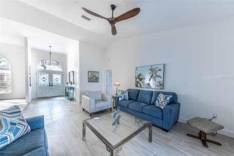 Casa en alquiler en Punta Gorda, Florida, 3 dormitorios, 210.42 m2 № 1717134 - foto 10