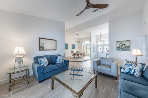 Casa en alquiler en Punta Gorda, Florida, 3 dormitorios, 210.42 m2 № 1717134 - foto 11