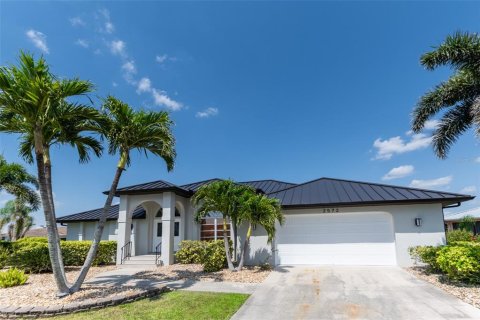 Casa en alquiler en Punta Gorda, Florida, 3 dormitorios, 210.42 m2 № 1717134 - foto 1