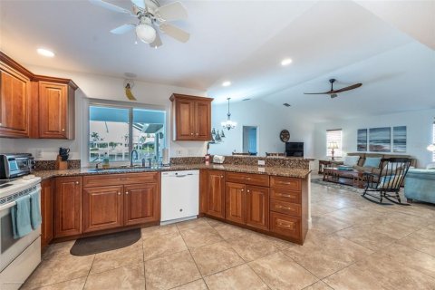 Casa en alquiler en Punta Gorda, Florida, 3 dormitorios, 210.42 m2 № 1717134 - foto 25
