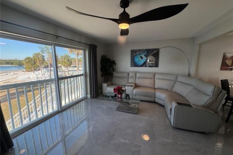 Condominio en alquiler en Saint Petersburg, Florida, 1 dormitorio, 73.11 m2 № 1565964 - foto 4