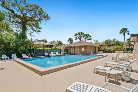 Copropriété à vendre à Sarasota, Floride: 2 chambres, 117.34 m2 № 2148812 - photo 18