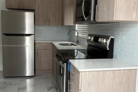 Снять в аренду квартиру в Хайалиа, Флорида 1 спальня, 391.3м2, № 1958725 - фото 5