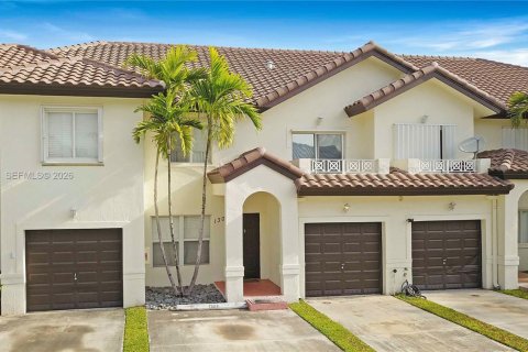 Кондоминиум с 3 спальнями в Дорал, Флорида № 2008203