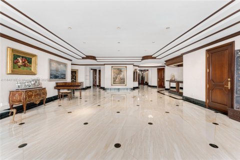 Condo in Miami Beach, Florida, 4 bedrooms № 2016766 - photo 13