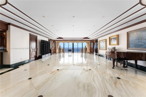 Condo in Miami Beach, Florida, 4 bedrooms № 2016766 - photo 6