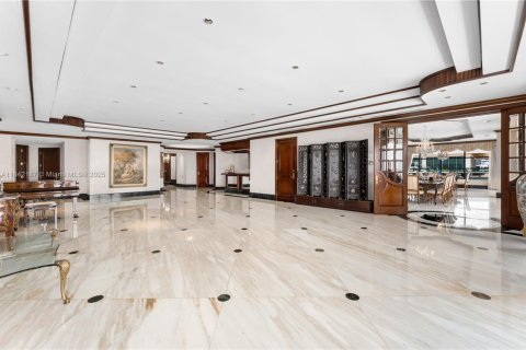 Condo in Miami Beach, Florida, 4 bedrooms № 2016766 - photo 14