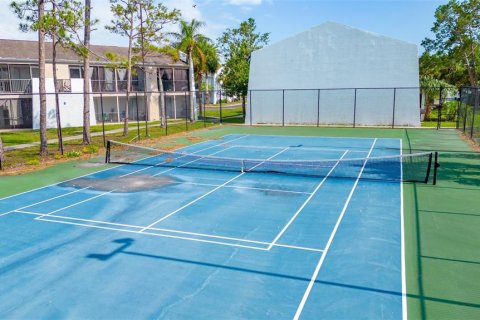 Condo in Largo, Florida, 3 bedrooms № 2218509 - photo 6