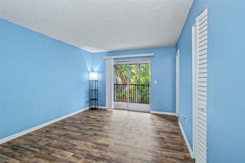 Condo in Largo, Florida, 3 bedrooms № 2218509 - photo 25