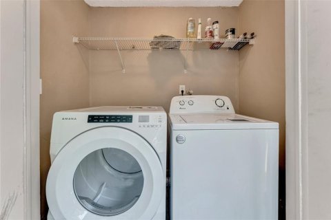 Condo in Largo, Florida, 3 bedrooms № 2218509 - photo 20