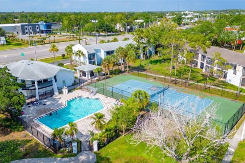 Condo in Largo, Florida, 3 bedrooms № 2218509 - photo 5