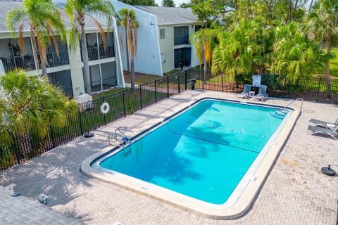 Condo in Largo, Florida, 3 bedrooms № 2218509 - photo 4