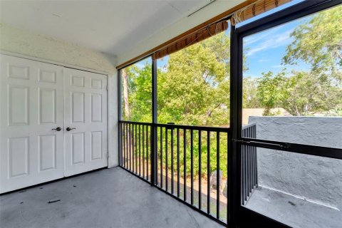 Condo in Largo, Florida, 3 bedrooms № 2218509 - photo 19