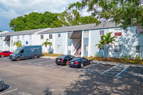 Condo in Largo, Florida, 3 bedrooms  № 2218509