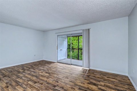 Condo in Largo, Florida, 3 bedrooms № 2218509 - photo 13