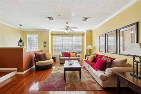 Touwnhouse à vendre à Tampa, Floride: 3 chambres, 171.87 m2 № 1913180 - photo 3