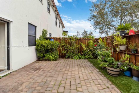 Adosado en venta en Doral, Florida, 4 dormitorios, 163.23 m2 № 2042188 - foto 20