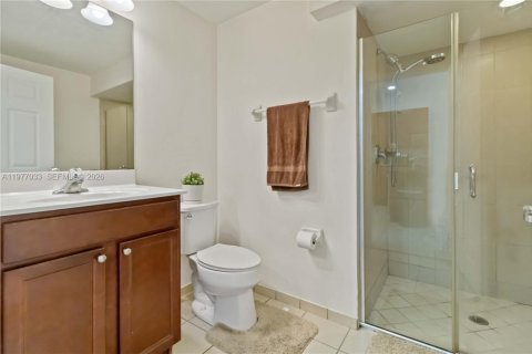 Adosado en venta en Doral, Florida, 4 dormitorios, 163.23 m2 № 2042188 - foto 21