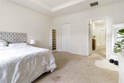 Adosado en venta en Doral, Florida, 4 dormitorios, 163.23 m2 № 2042188 - foto 25