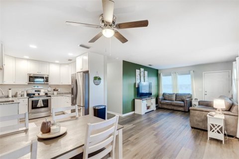 Casa en venta en Lake Wales, Florida, 4 dormitorios, 153.75 m2 № 1392143 - foto 9