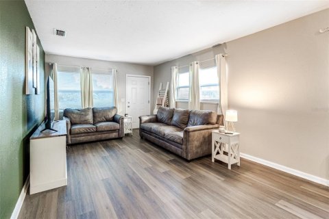 Casa en venta en Lake Wales, Florida, 4 dormitorios, 153.75 m2 № 1392143 - foto 6
