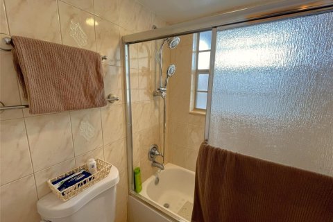 Condo in Margate, Florida, 1 bedroom № 2249411 - photo 14
