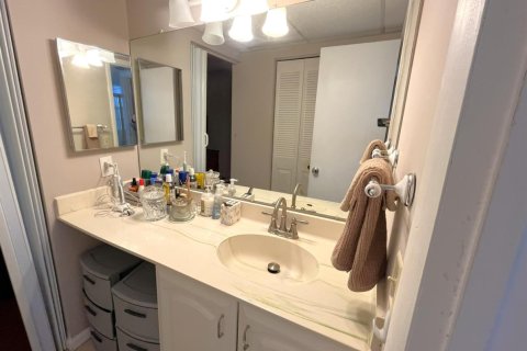 Condo in Margate, Florida, 1 bedroom № 2249411 - photo 13