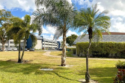 Condo in Margate, Florida, 1 bedroom № 2249411 - photo 24