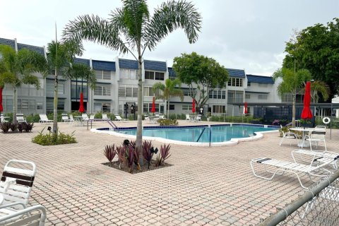 Condo in Margate, Florida, 1 bedroom № 2249411 - photo 28