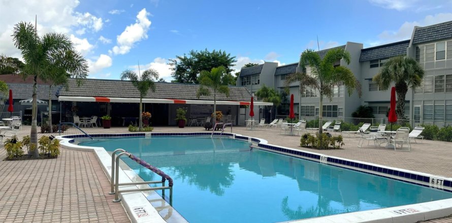 Condo in Margate, Florida, 1 bedroom № 2249411