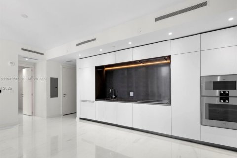 Copropriété à louer à Miami, Floride: 1 chambre, 71.26 m2 № 1999040 - photo 4