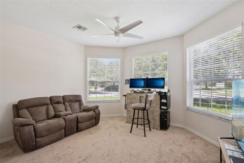 House in Orlando, Florida 5 bedrooms, 345.6 sq.m. № 2157685 - photo 12