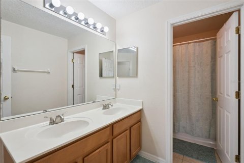 House in Orlando, Florida 5 bedrooms, 345.6 sq.m. № 2157685 - photo 16