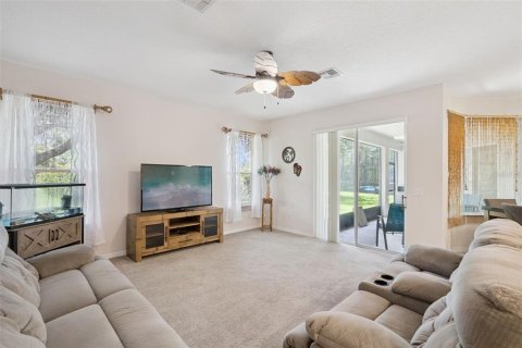 House in Orlando, Florida 5 bedrooms, 345.6 sq.m. № 2157685 - photo 4