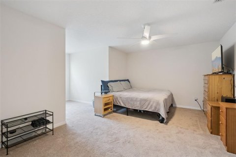 House in Orlando, Florida 5 bedrooms, 345.6 sq.m. № 2157685 - photo 14