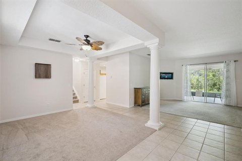 House in Orlando, Florida 5 bedrooms, 345.6 sq.m. № 2157685 - photo 2