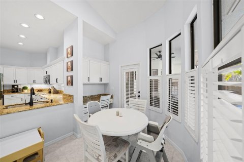 Villa ou maison à vendre à Saint Petersburg, Floride: 4 chambres, 213.77 m2 № 1636641 - photo 18