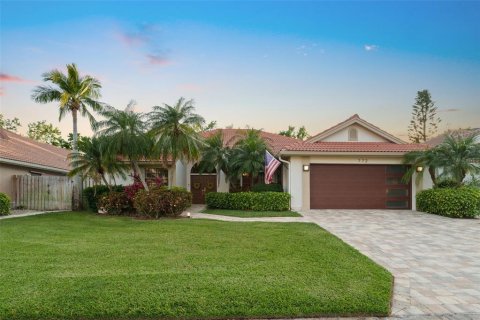 Villa ou maison à vendre à Saint Petersburg, Floride: 4 chambres, 213.77 m2 № 1636641 - photo 1