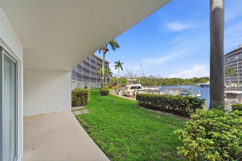 Condo in Deerfield Beach, Florida, 1 bedroom  № 2173665 - photo 21