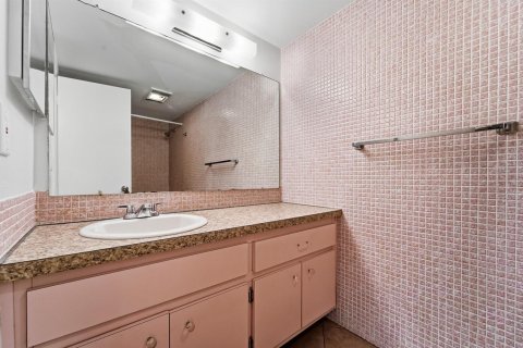 Condo in Deerfield Beach, Florida, 1 bedroom  № 2173665 - photo 18