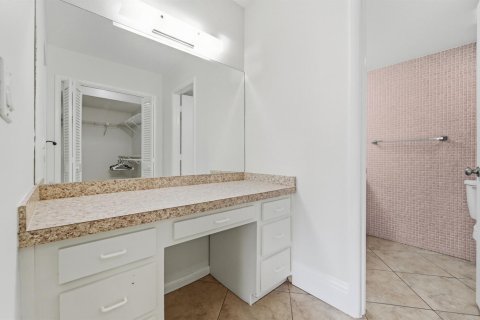 Condo in Deerfield Beach, Florida, 1 bedroom  № 2173665 - photo 17