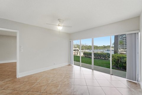 Condo in Deerfield Beach, Florida, 1 bedroom  № 2173665 - photo 3