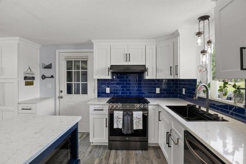House in Lakeland, Florida 4 bedrooms, 200.3 sq.m. № 1744985 - photo 5