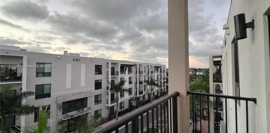 Condo in Doral, Florida, 3 bedrooms in URBANA  № 1867053
